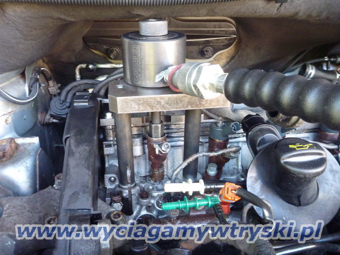 Wyciganie wtrysku z Peugeot / Citroen 2.0 HDi
                8V